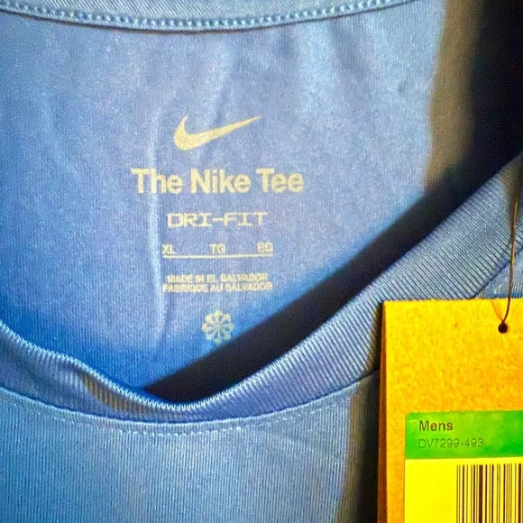 Nike Men's DRI-fit T-Shirt - Picture 3 of 3